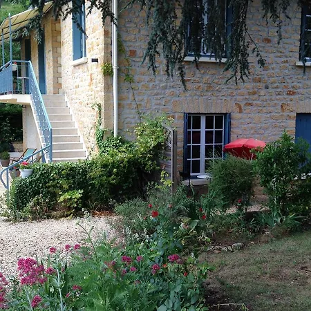 Appartments Rue Sylvia Montfort *